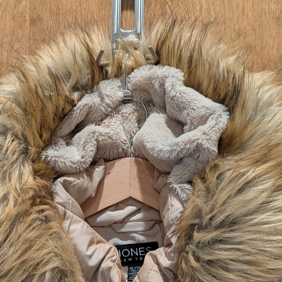 Tan/Cream Color Quilted Coat with Faux Fur Trim, Jones New York, Size XL - Picture 7 of 9